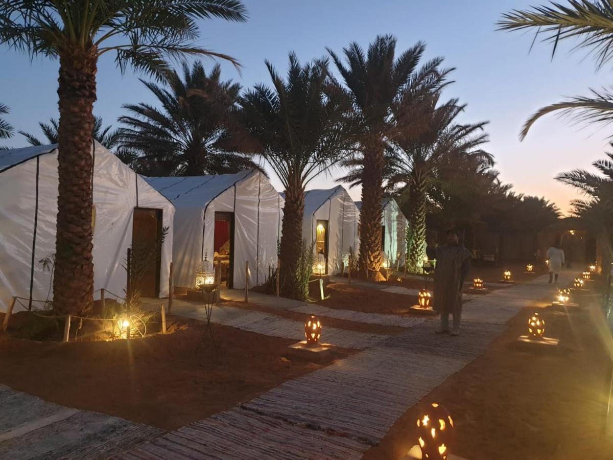 Lac Yasmins Auberge Sahara Garden מראה חיצוני תמונה