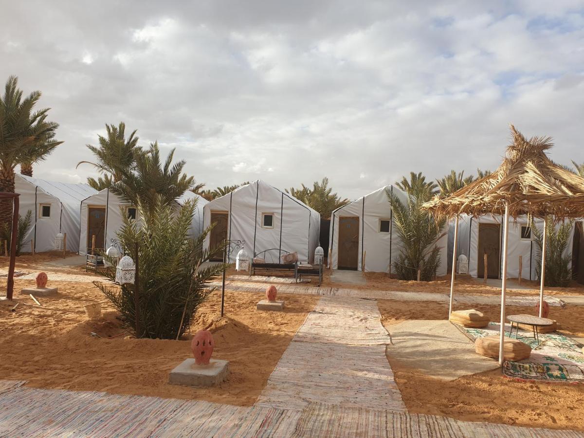 Lac Yasmins Auberge Sahara Garden מראה חיצוני תמונה