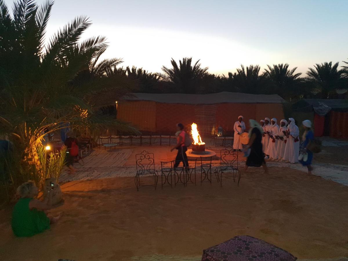 Lac Yasmins Auberge Sahara Garden מראה חיצוני תמונה