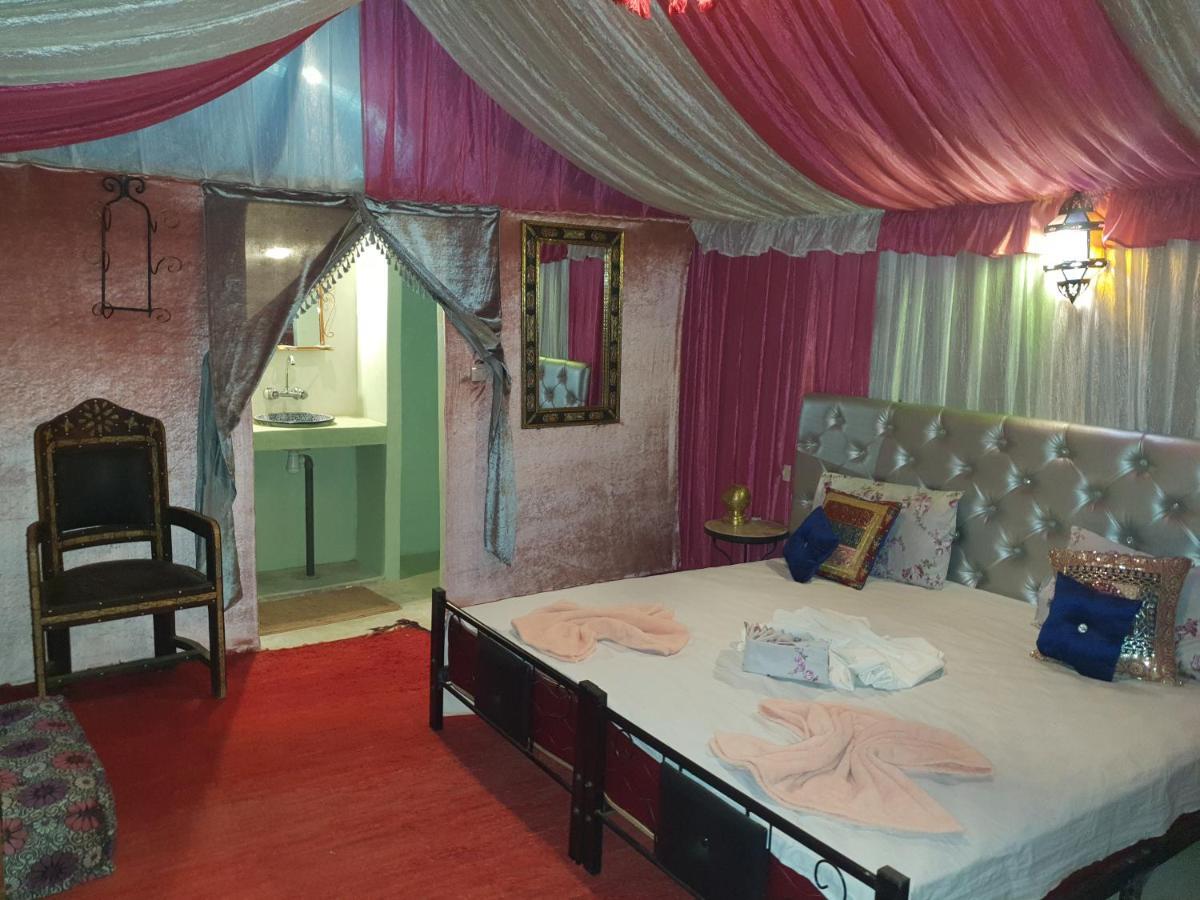 Lac Yasmins Auberge Sahara Garden מראה חיצוני תמונה